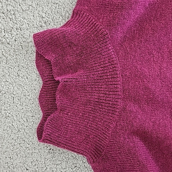 Soft Spongy Knit Sweater With Scalloped Edges - Picture 5 of 7